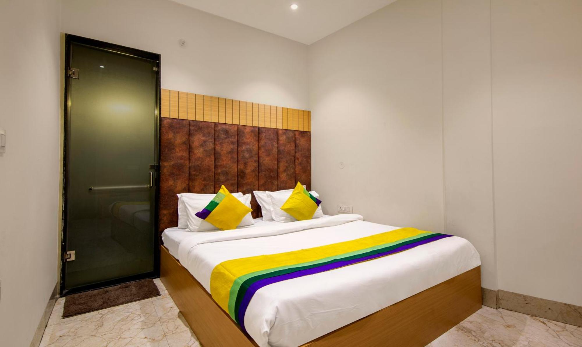 Itsy Hotels Sehdev Residency, Near Golden Temple Amritsar Bagian luar foto