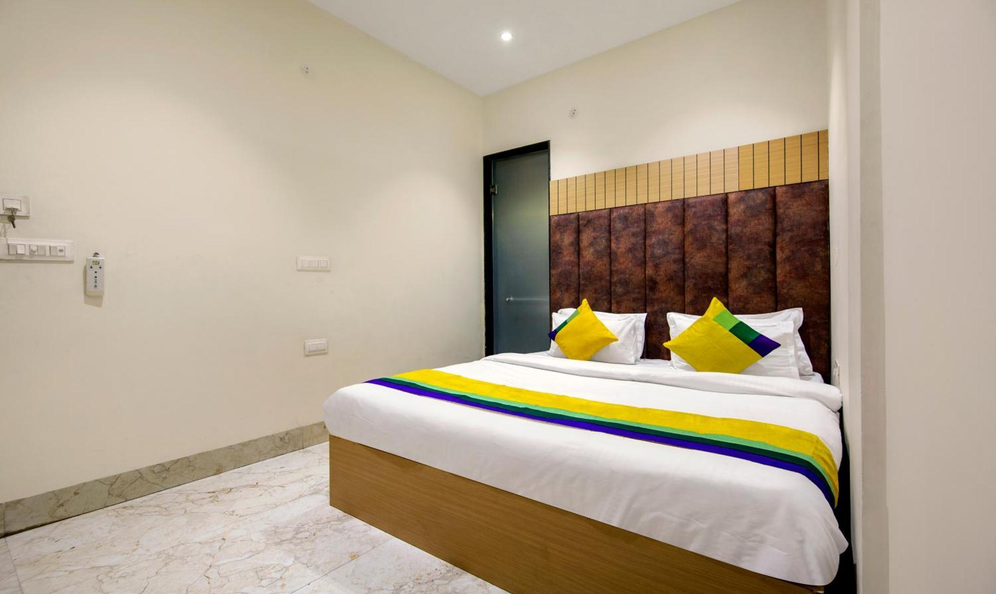Itsy Hotels Sehdev Residency, Near Golden Temple Amritsar Bagian luar foto