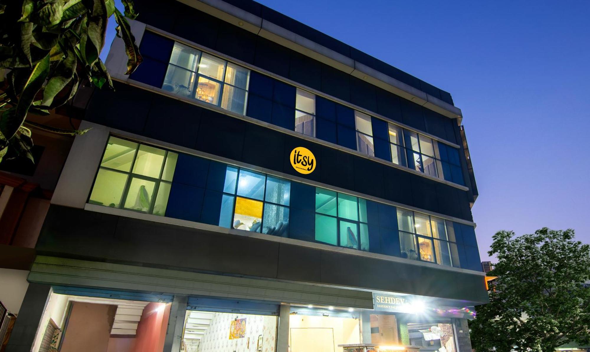 Itsy Hotels Sehdev Residency, Near Golden Temple Amritsar Bagian luar foto