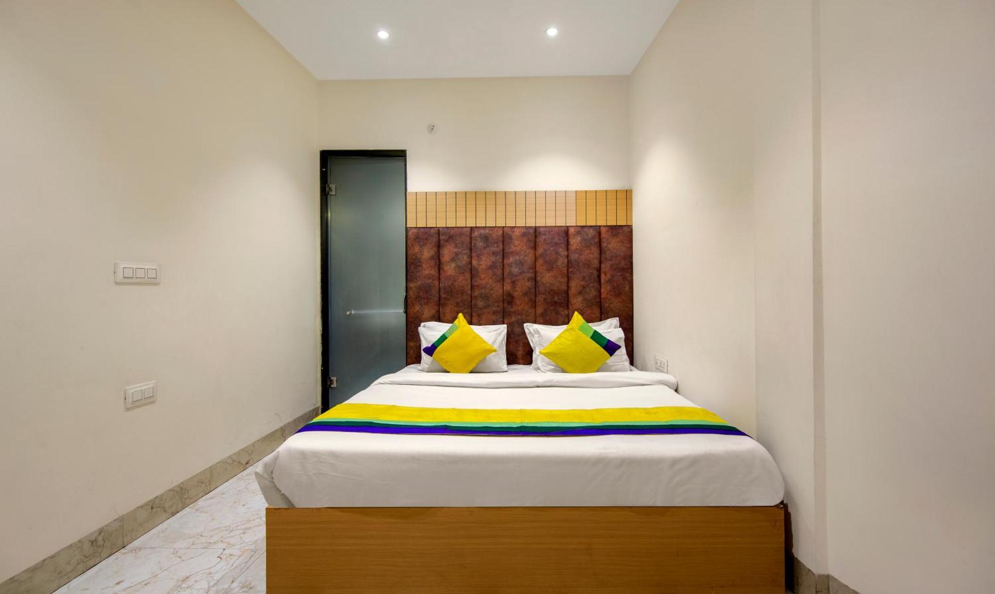Itsy Hotels Sehdev Residency, Near Golden Temple Amritsar Bagian luar foto