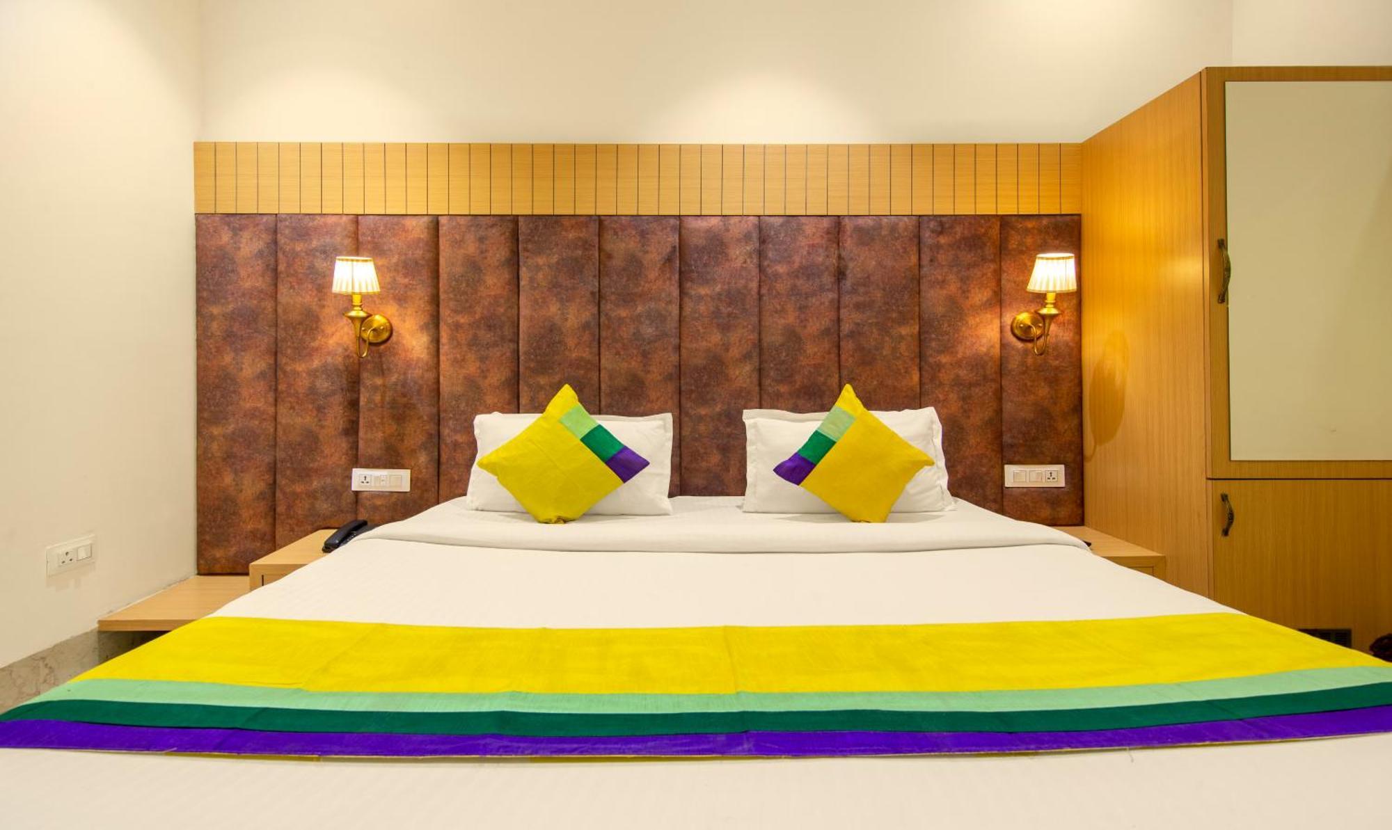 Itsy Hotels Sehdev Residency, Near Golden Temple Amritsar Bagian luar foto