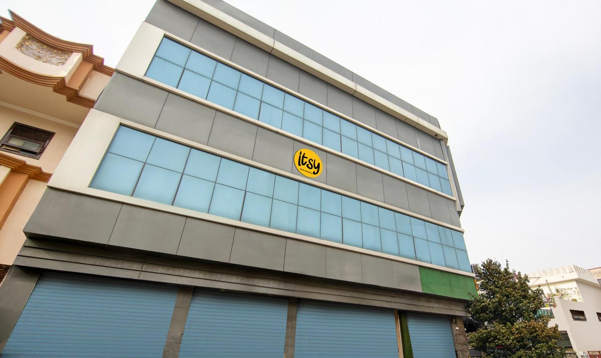 Itsy Hotels Sehdev Residency, Near Golden Temple Amritsar Bagian luar foto