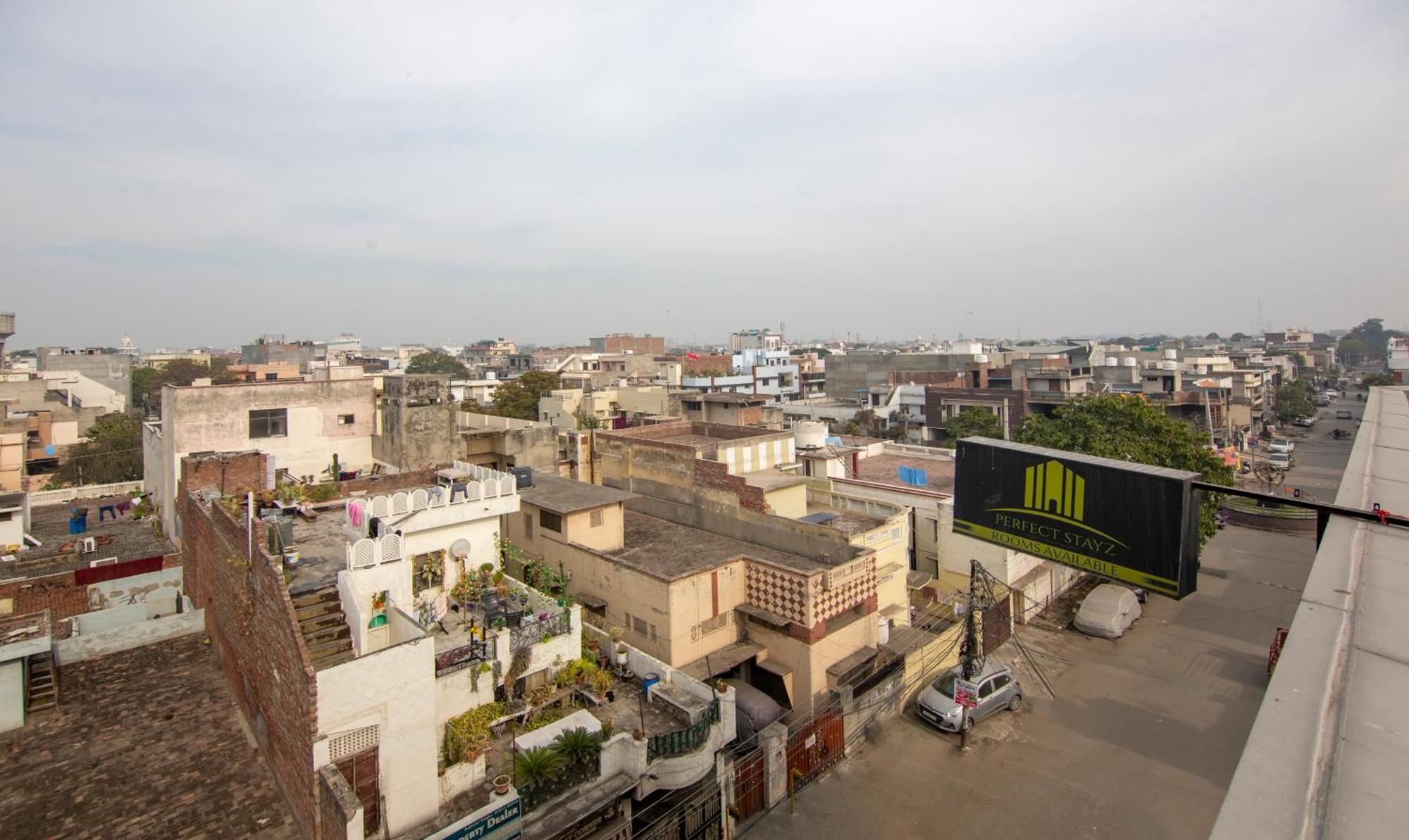 Itsy Hotels Sehdev Residency, Near Golden Temple Amritsar Bagian luar foto